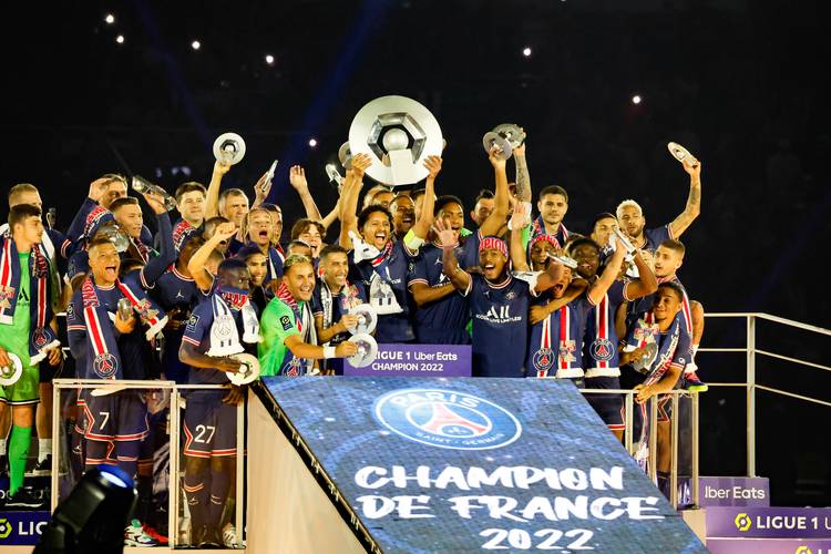 14轮不胜！佛罗伦萨客场1-3遭萨索洛逆转，沃尔帕托传射（佛罗伦萨苦吞14轮不胜，客场1-3被萨索洛翻盘，沃尔帕托一传一射立功）