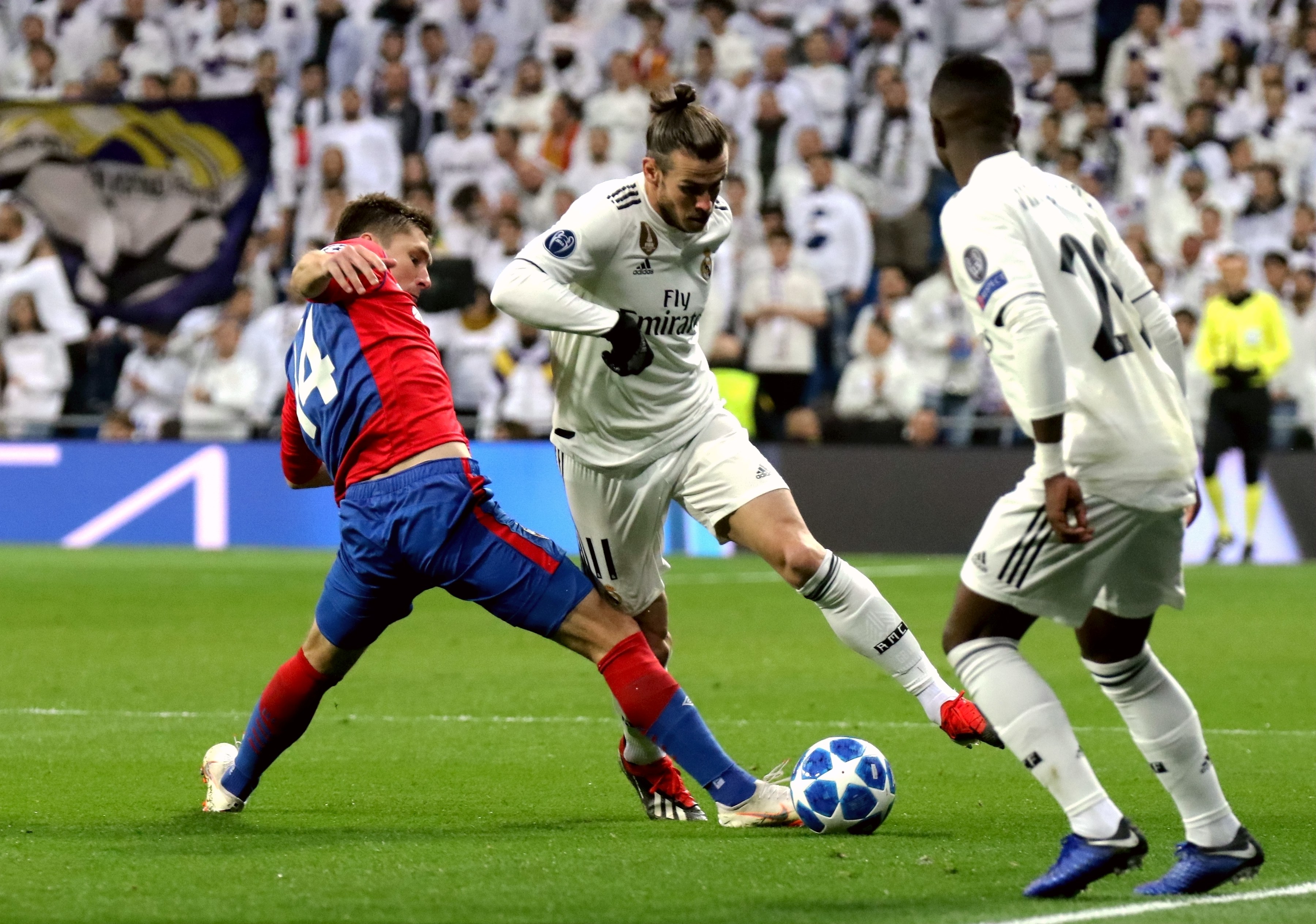 胡金秋19分 CBA俱乐部杯浙江广夏92-89击败北京（CBA俱乐部杯：胡金秋砍下19分，浙江广厦92-89险胜北京）