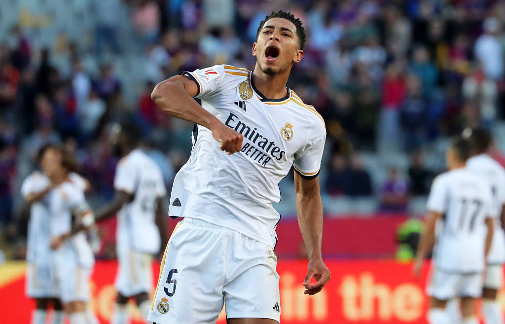 他今天的表现无可挑剔（他今天的表现堪称完美）