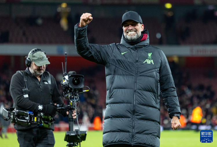 国际米兰攻守俱佳领跑意甲（国际米兰攻防兼备高居意甲榜首）