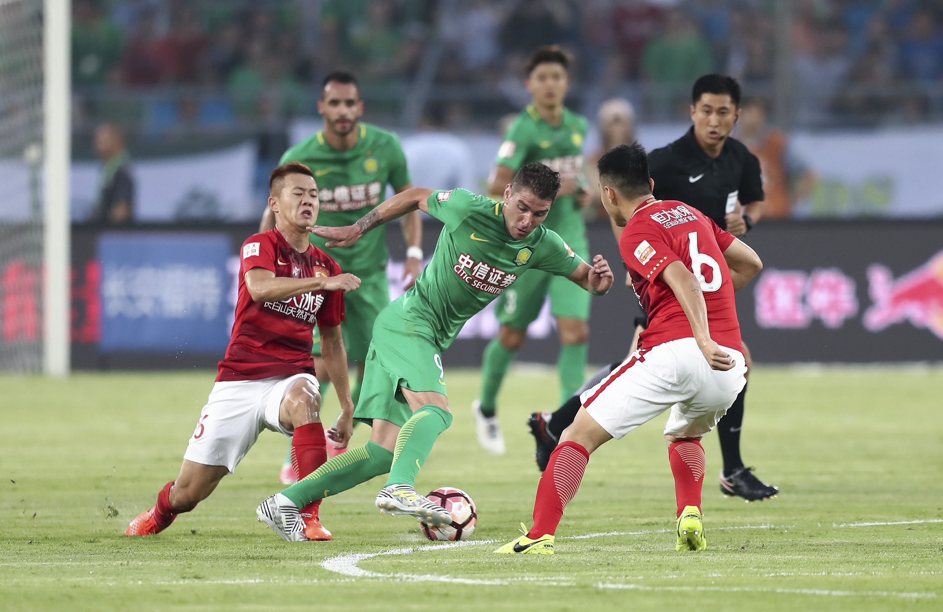 龚翔宇放飞自我成搞笑女！江苏3大位置调整，14人名单呼之欲出（龚翔宇笑点拉满成梗王，江苏三处调整，14人名单即将揭晓）